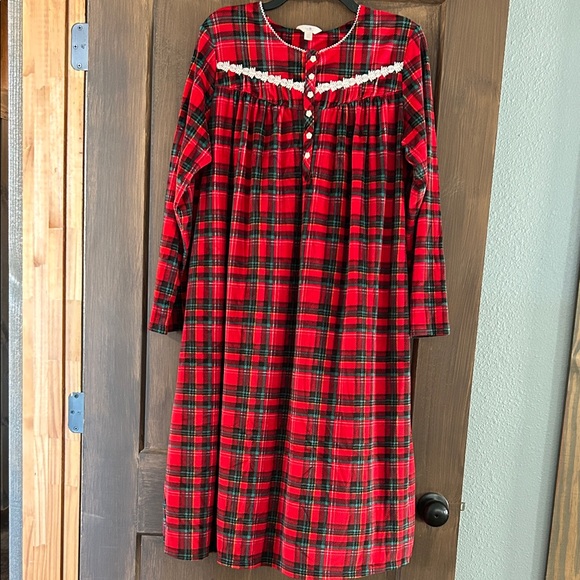 Red Plaid Women’s Nightgown - Picture 1 of 4